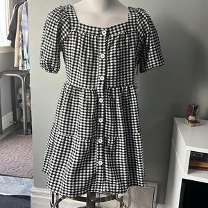 Dex dress size L.